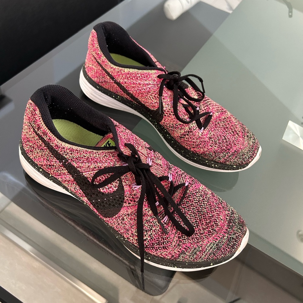 Nike sneakers size 10